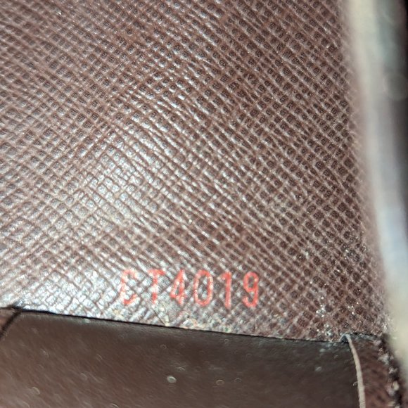 Louis Vuitton Damier Key Holder/Wallet #1665*** - Picture 9 of 9